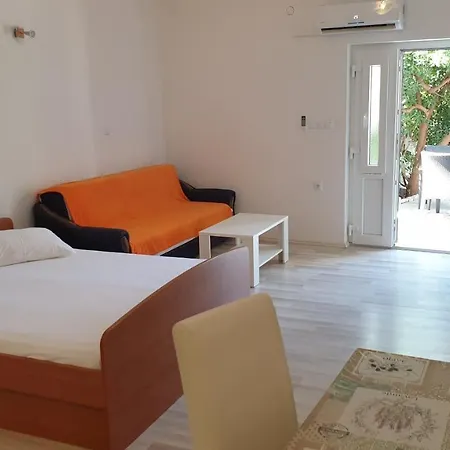 Milka Pag Apartment *